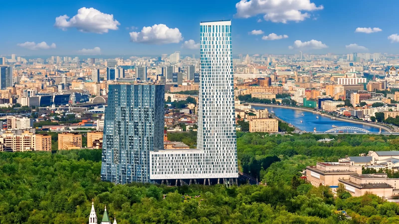 ЖК «Дом на Мосфильмовской» — жилой комплекс в районе Раменки