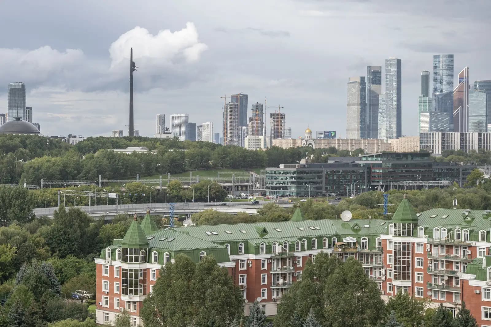 4-комнатная квартира 100 м² в ЖК «West Garden» — фото 1
